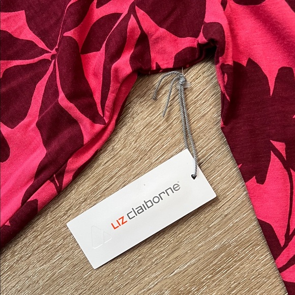 Liz Claiborne Burgundy and Pink Floral Top NEW WITH TAGS - Picture 6 of 12